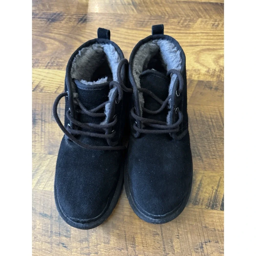 UGG Men's Black Suede Neumel Lace Up Chukka Boots 3236 Size 9